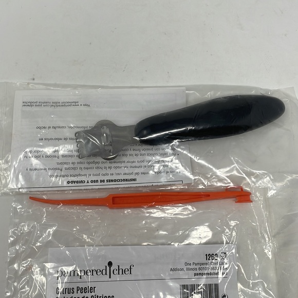 New Pampered Chef Zester/Scorer and Citrus Peeler - Picture 4 of 9